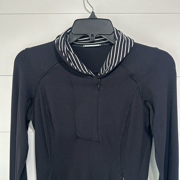 Lululemon Think Fast Pullover Shirt in Black Parallel Stripe Black White Size 4 - Picture 4 of 16